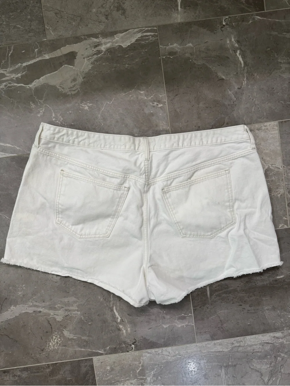 Universal Thread Mid-Rise 90’s Baggy White Jean Shorts